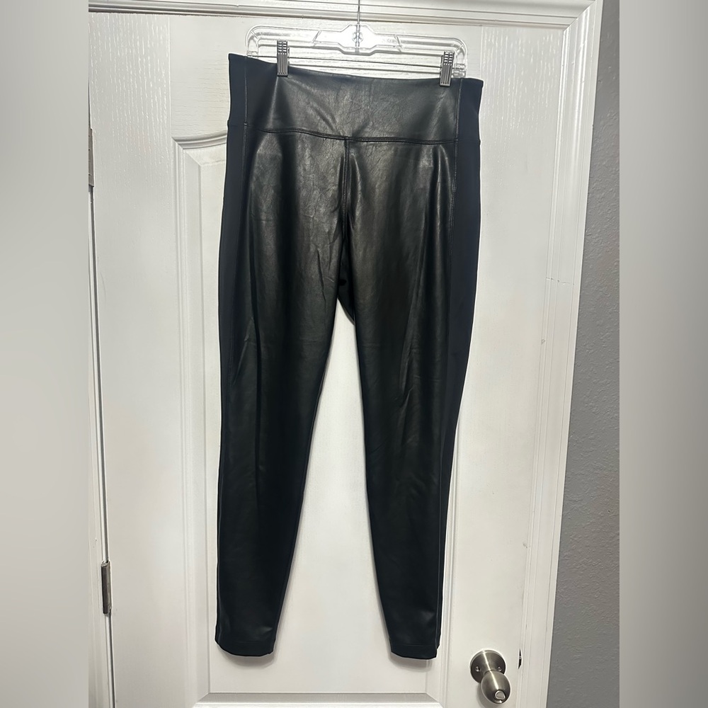 Athleta Delancey Shine Tight – Black Faux Leather – Size Large